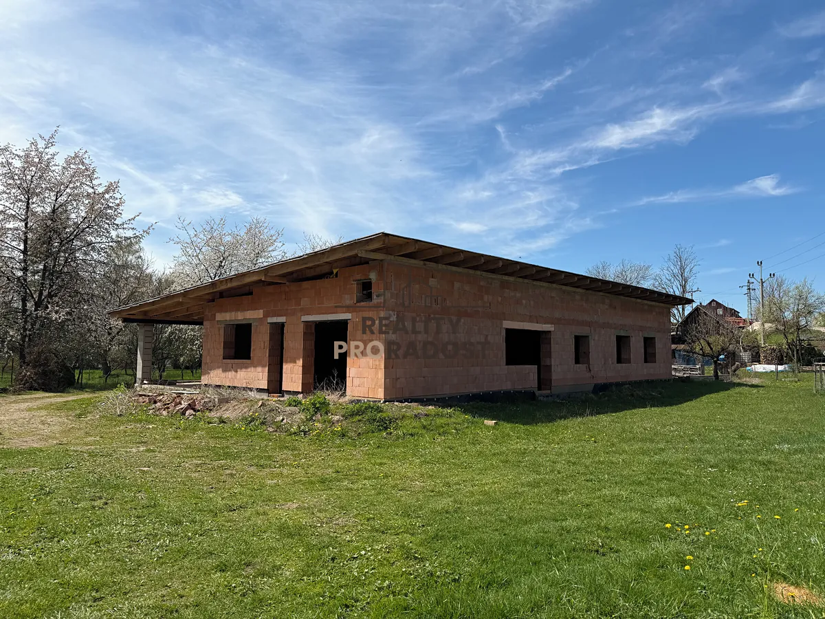 Prodej stavebního pozemku 1156 m²